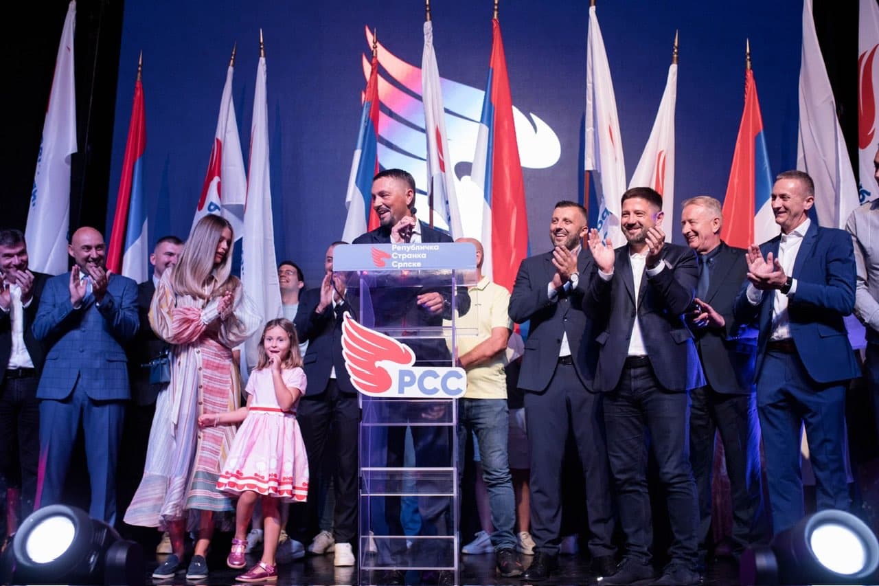 RSS velikom konvencijom počela kampanju iz Bijeljine – Budućnost. Sada i ovdje!
