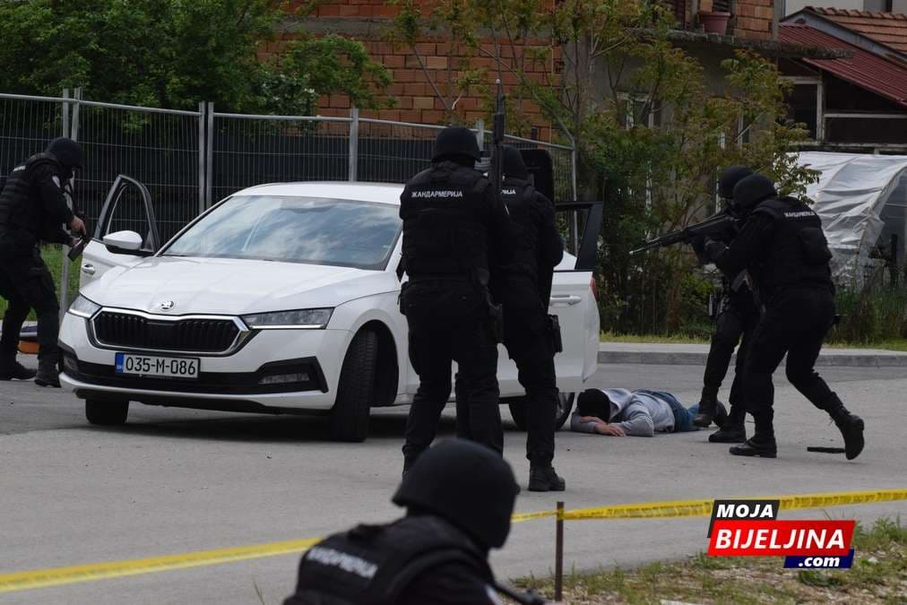image-gallery-item